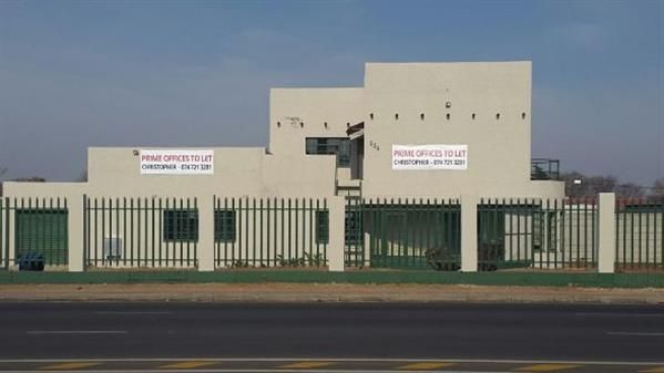 PRIME OFFICES TO LET ON ONTDEKKERS- MASSIVE EXPOSURE