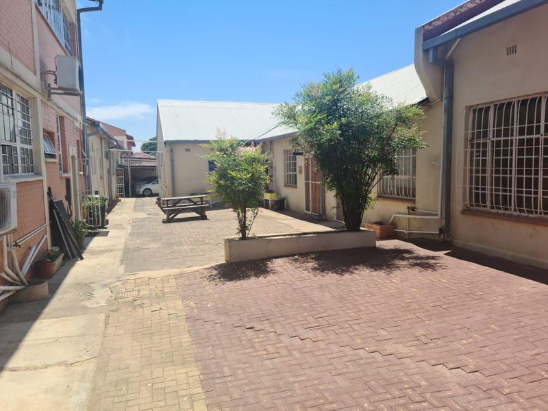 543sqm commercial office space available for rental  in Benoni