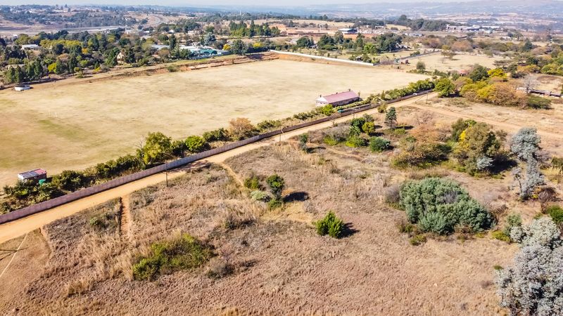 8.5 ha Development Opportunity with Res 4 Zoning