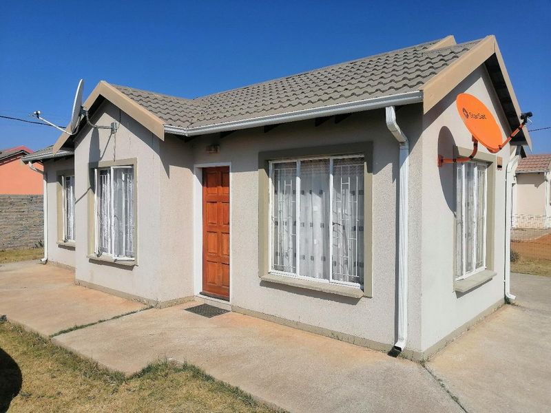 2 Bedroom house for sale in Zamdela ext17