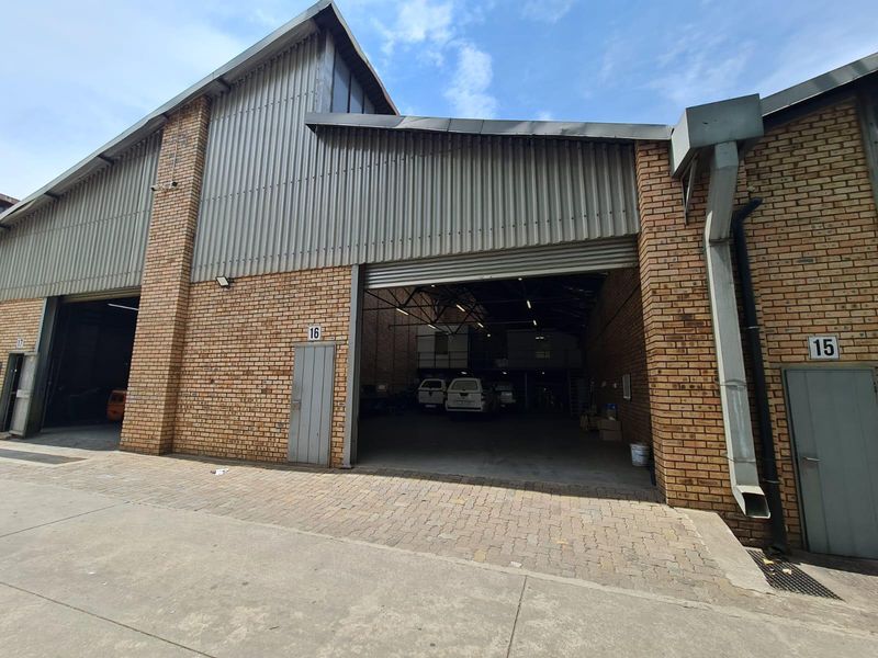 275sqm mini industrial unit to let in Wadeville