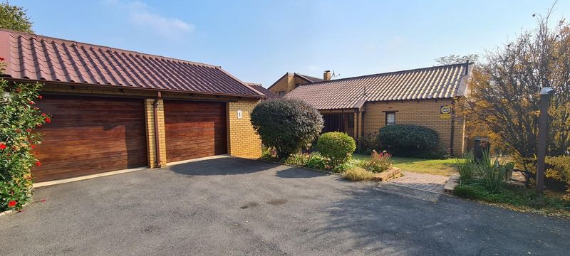 50&#39;s Plus Estate - country living in the heart of Fourways