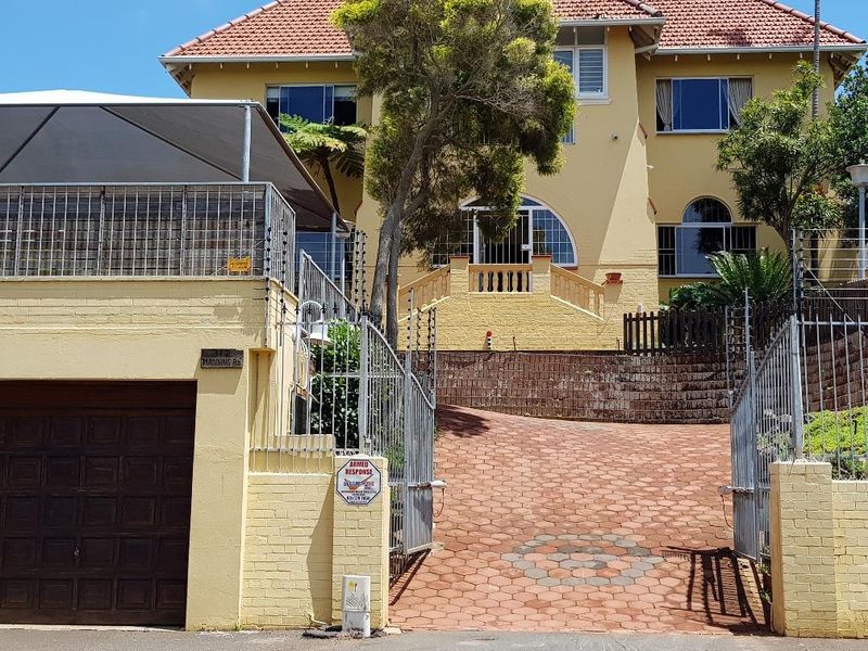 PRIME GLENWOOD A CHARACTER HOME 3BED 2 BATH WITH SECURE PARKING R3790000.00 MANNING RD