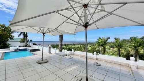 House in Umtentweni For Sale