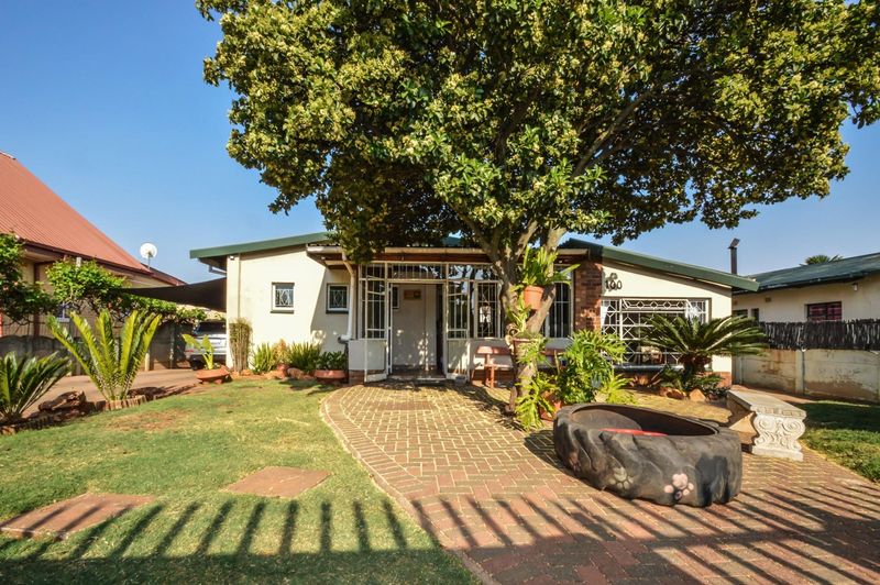 Neat 3 Bedroom House for Sale in Sophiatown with additional rental opportunity