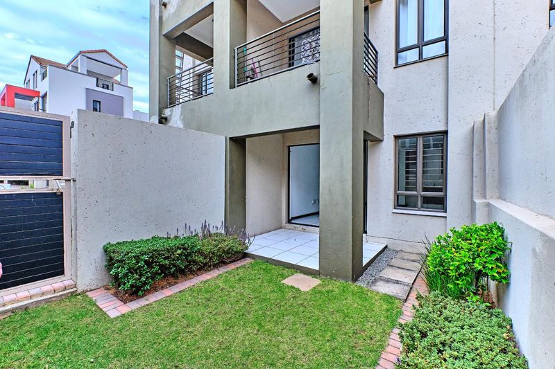 Apartment in Sunninghill For Sale