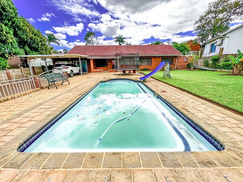 Spacious 3 bedroom Home with Pool