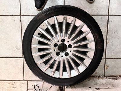 Mercedes’ Benz tyre with rim 225/45R17
