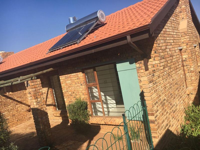 2 Bedroom Simplex For Sale in Northriding