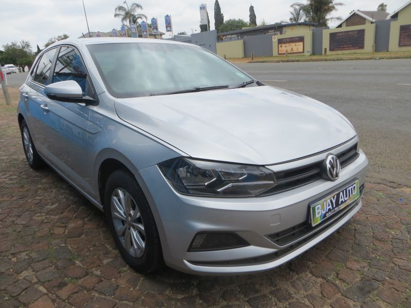 2018 Volkswagen Polo 1.0TSI Comfortline, Silver with 78000km available now!