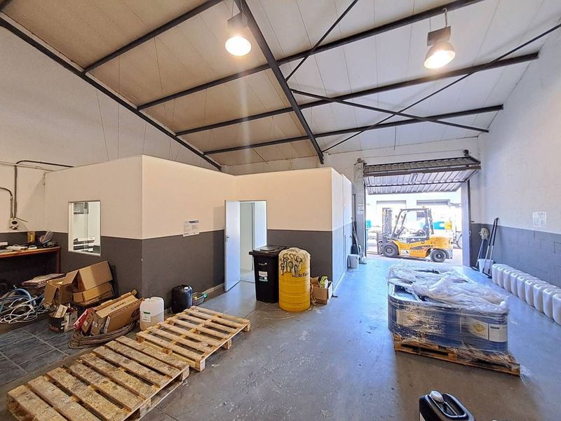 150 m2 Warehouse To Rent in Milnerton, Cape Town