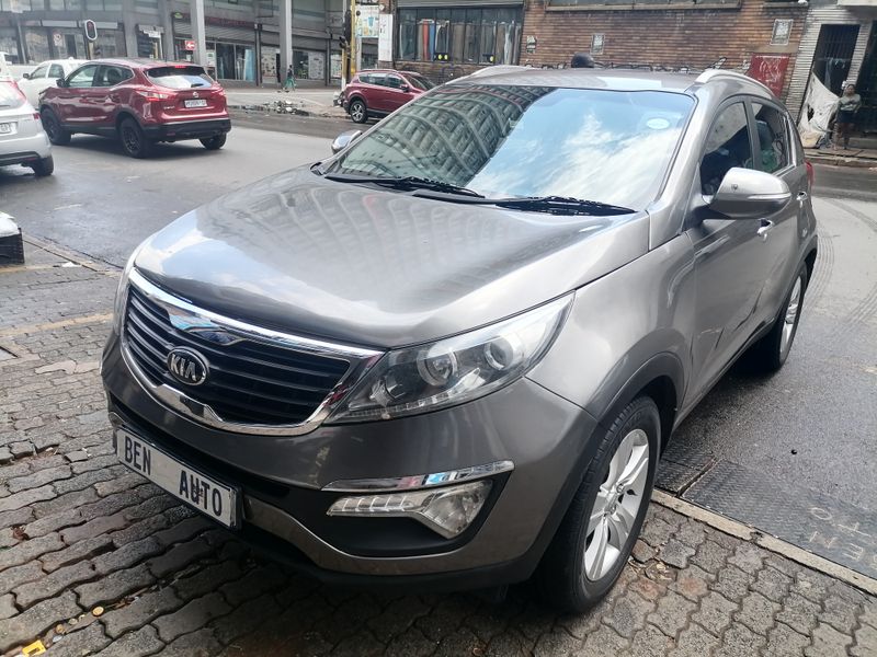 2012 Kia Sportage 2.0, Grey with 82000km available now!