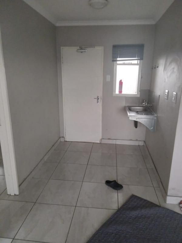 2 bedroom rdp flat for rental in clayville ext 45 for R4500 tiled with ceiling