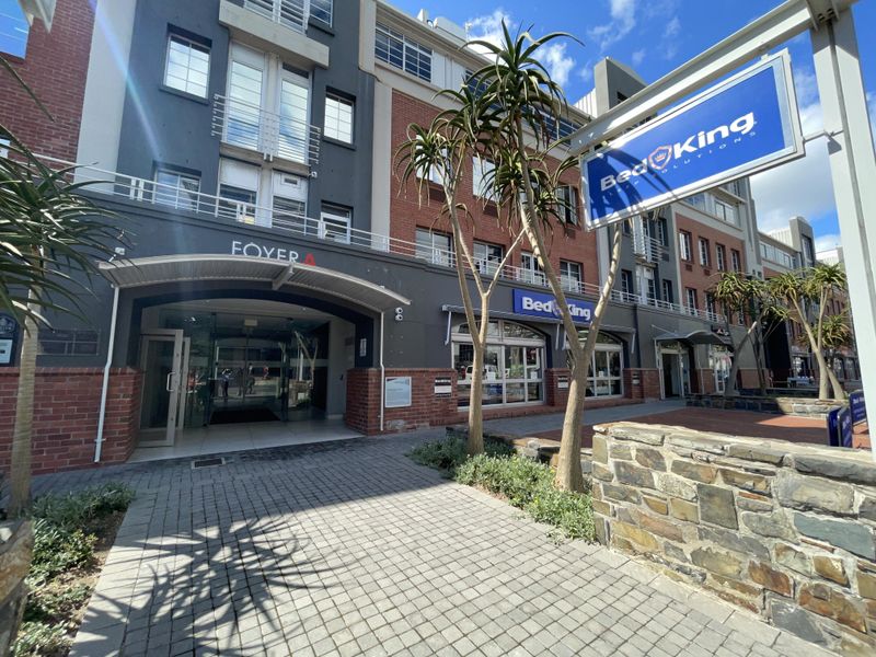 229m2 Office TO LET in AAA-Grade Building in Green Point, Cape Town.