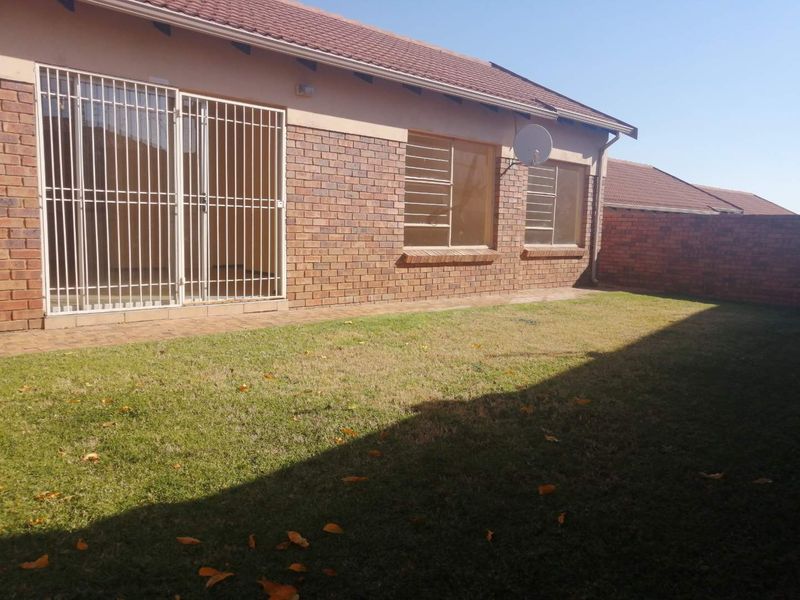 3 Bed 2 Bath for rent in Kyalami Hills