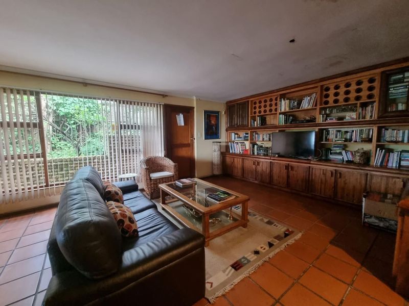 House Share in Welgemoed-Stunning Views-Fully Furnished / Serviced 4 Single Professionals