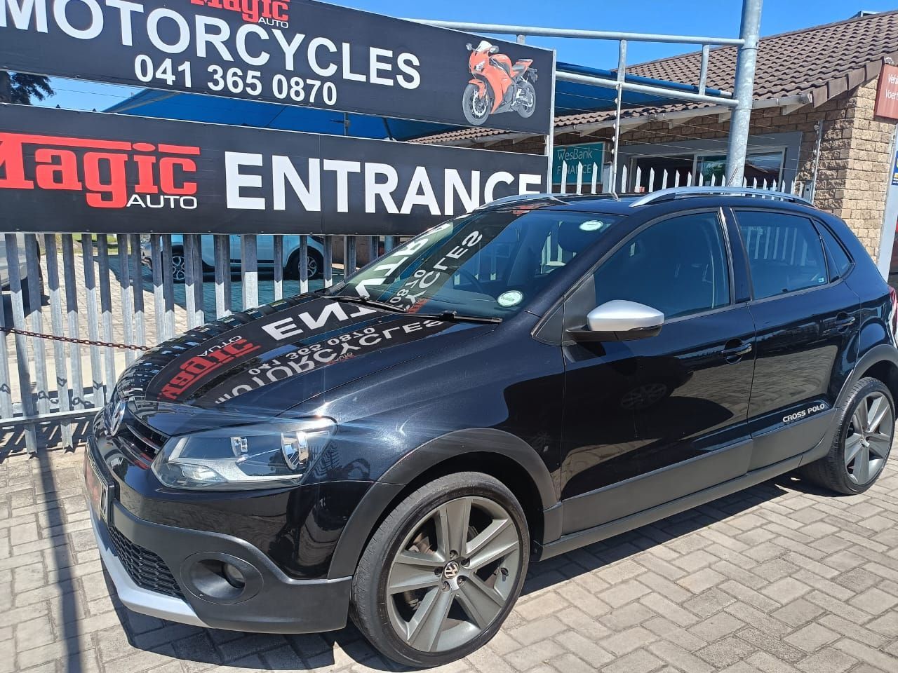 2014 Volkswagen Crosspolo 1.6 TDI, Black with 106500km available now