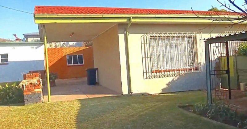 3 bedroom House for Rental in Pretoria Gardens (Bezuidenhout Street - R11000)