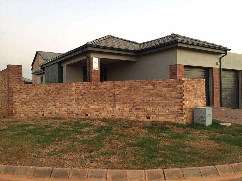 House in Fourways For Sale