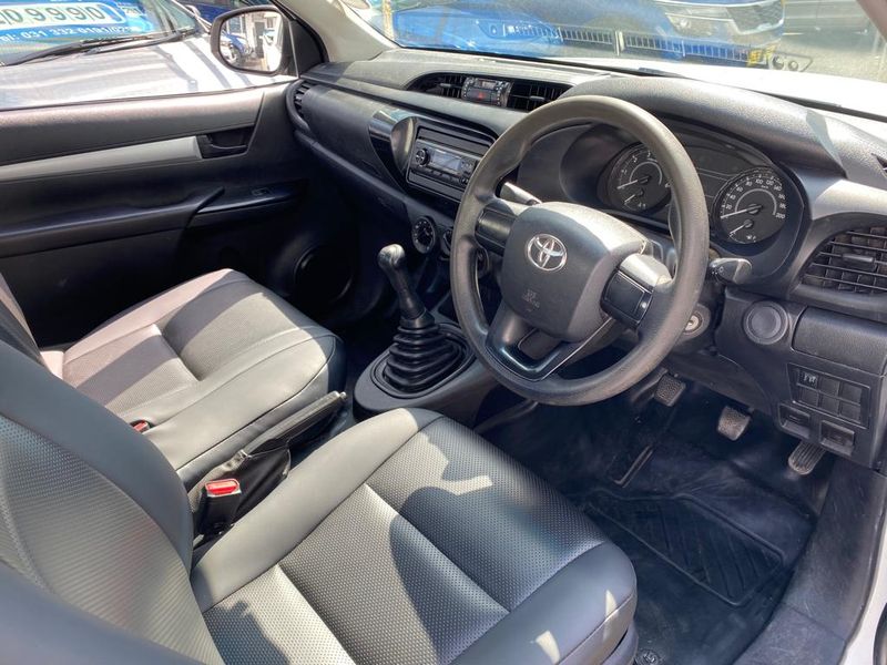 2017 TOYOTA HILUX 2.4 GD WITH AC SINGLE CAB FINANCE CAN BE ARRANGE WHATSAPP- MOHAMMED (ZERO)7239275O