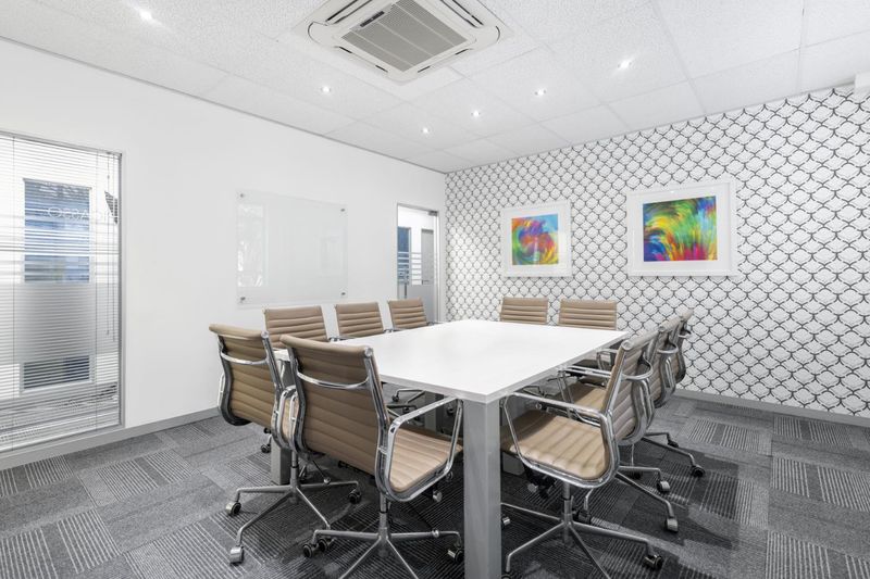 Fully serviced open plan office space for you and your team in Regus Harbour View