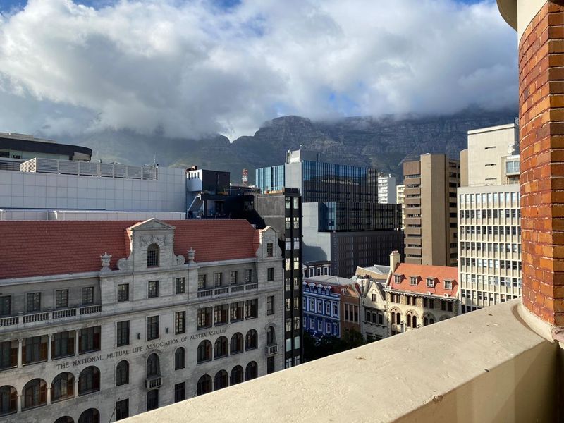 Furnished, 2-bedroom, 2-bathroom apartment available to rent at The Piazza, City Centre Cape Town