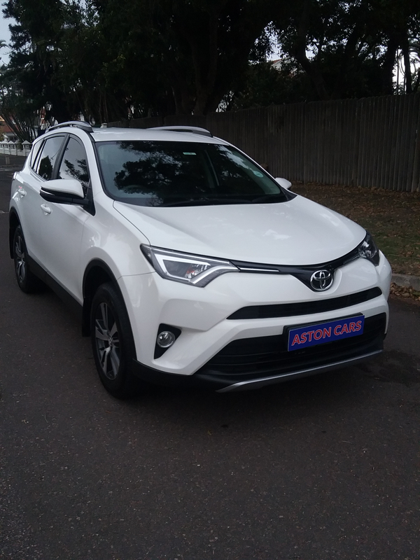 White Toyota RAV4 MY19.3  2.0 GX 2WD CVT with 79000km available now!