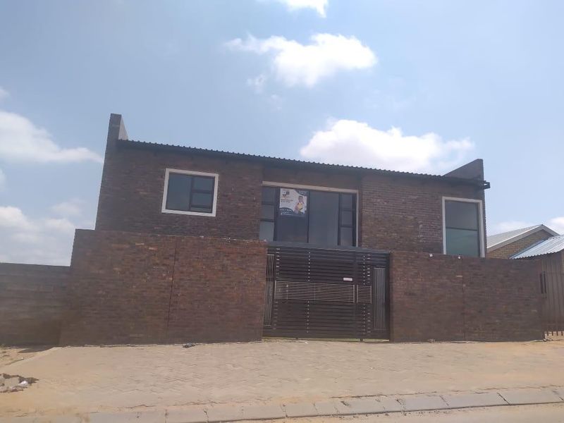 11 investment bedrooms for sale in tembisa