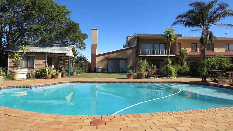 Unique property on the mountian with spectacular views of the Knysna Lagoon