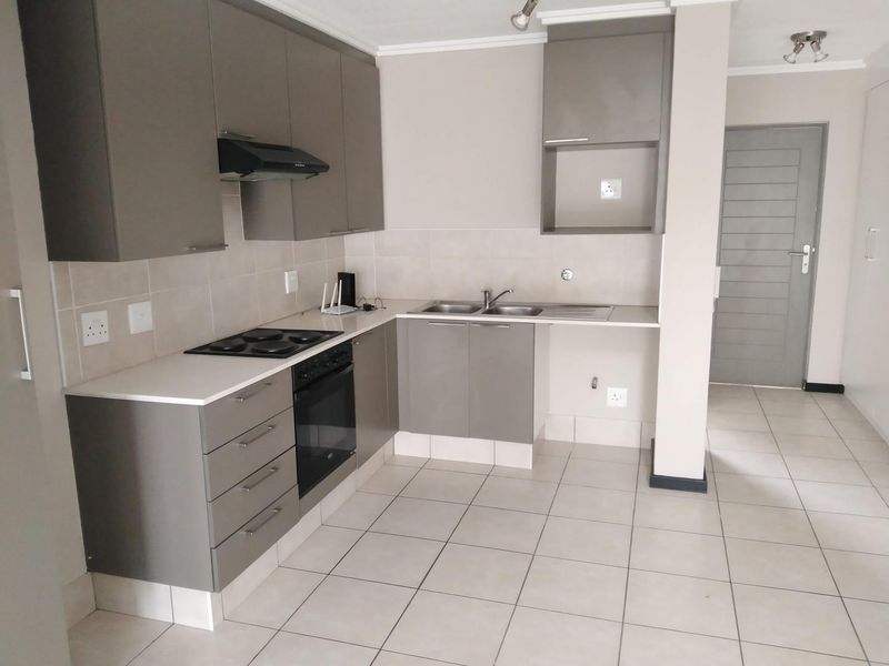 1 Bed Apartment with Loft to rent Lonehill