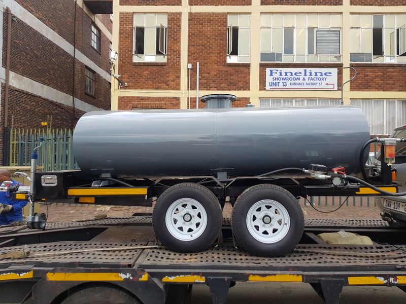Tanker trailer 2000 Liters steel