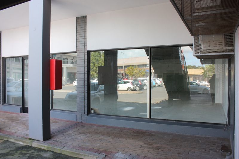 180m² Retail To Let in Vredenburg at R113.00 per m²