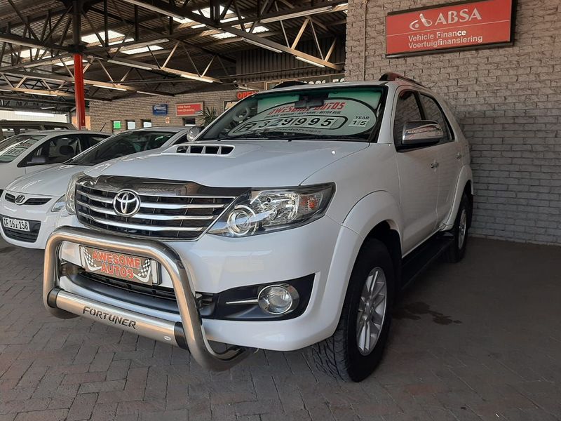 2015 Toyota Fortuner 2.5 D-4D Raised Body IN GOOD CONDITION CALL MALIKA  NOW 062 551 8924