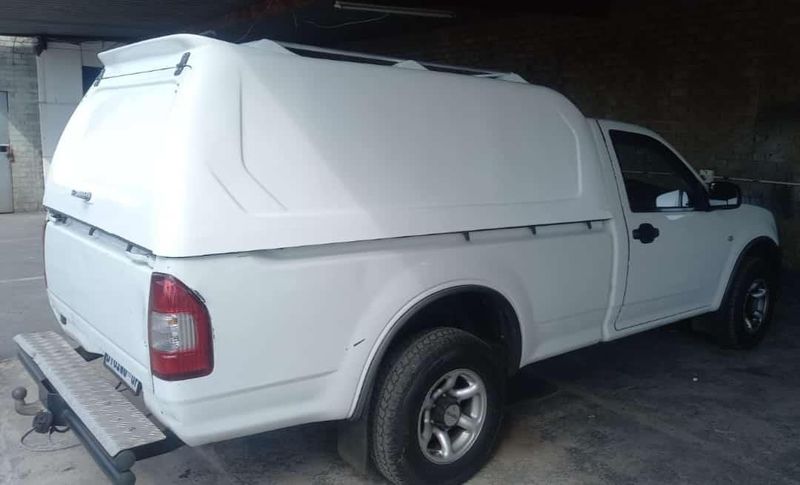 NISSAN NP300 COMPLETELY BLANK NO WINDOWS HI-LINER CANOPY FOR SALE!!!