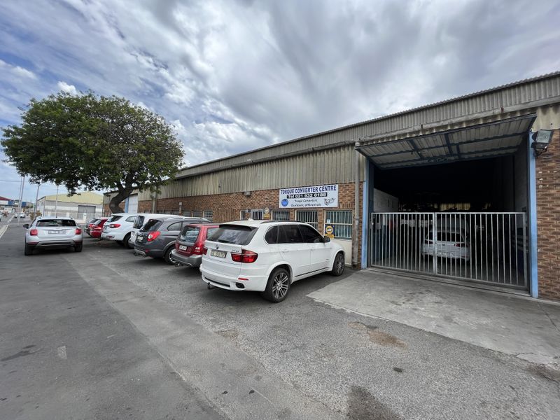 379SQM WAREHOUSE/WORKSHOP TO LET IN BEACONVALE