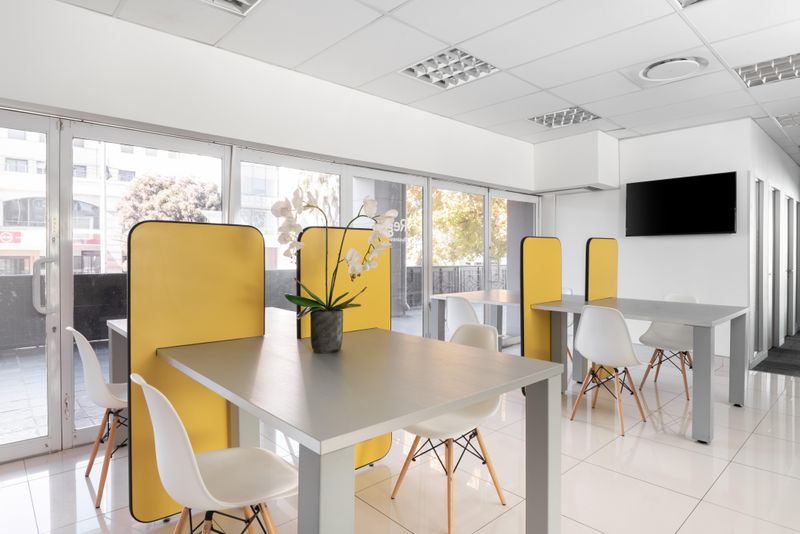 All-inclusive access to coworking space in Regus Rosebank Corner