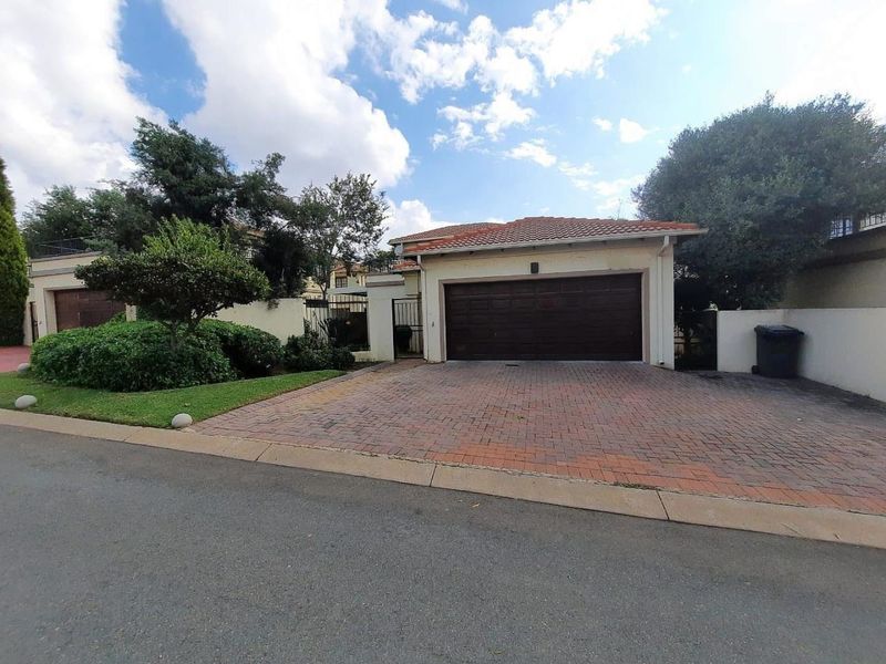 WELL MAINTAINED FAMILY HOME IN A SECURE ESTATE.