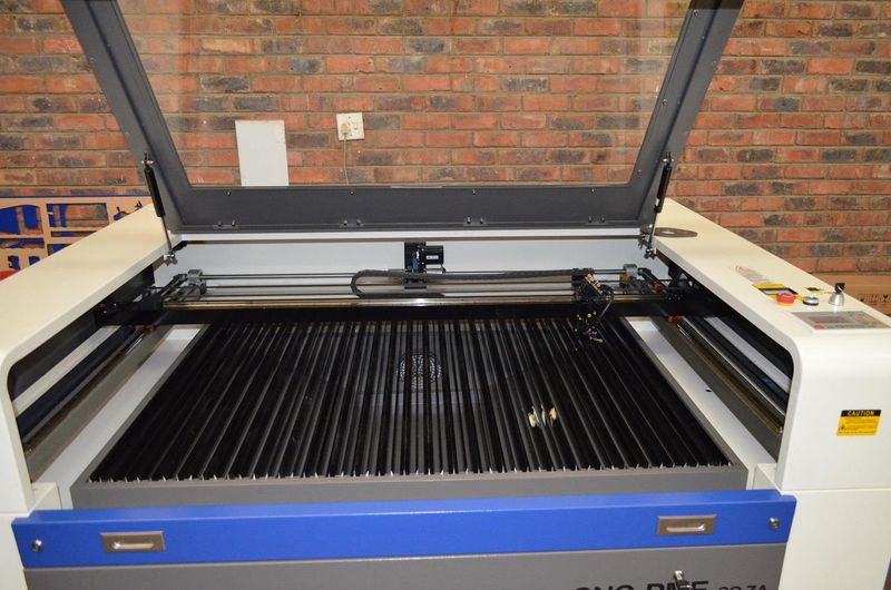 1300 x 900 mm Laser Cutter And engraver 100 watt