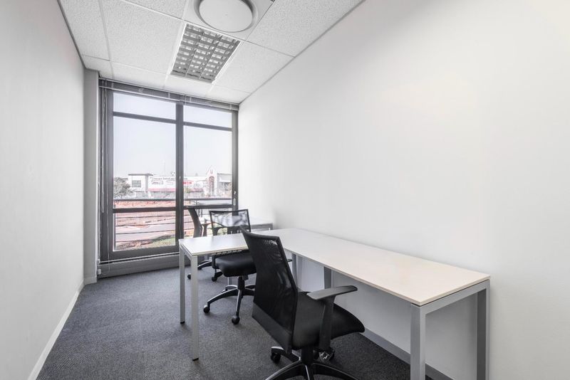 Private office space for 5 persons in Regus Southdowns Ridge Office Park