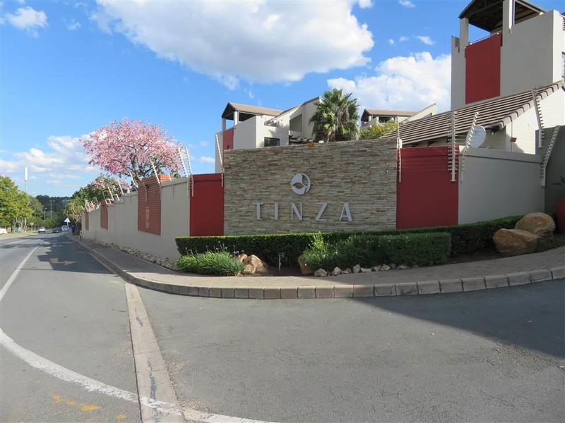 Apartment in Lonehill For Sale