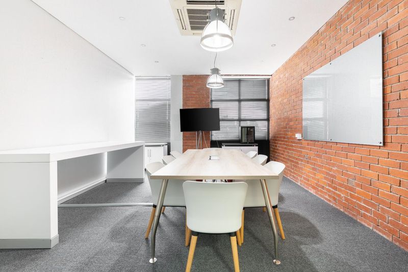 Open plan office space for 10 persons in Regus Black River Park