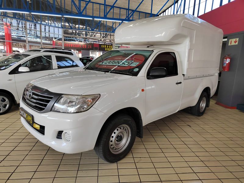 White Toyota Hilux 2.0 VVT-i with 222841km available now!