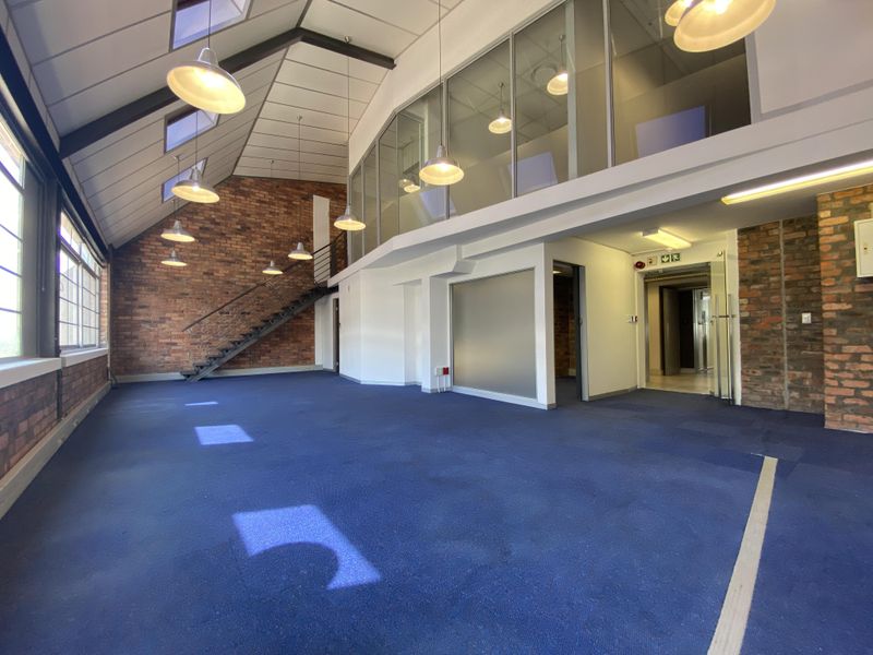 163m2 Office TO LET in AAA-Grade Building in Green Point, Cape Town.
