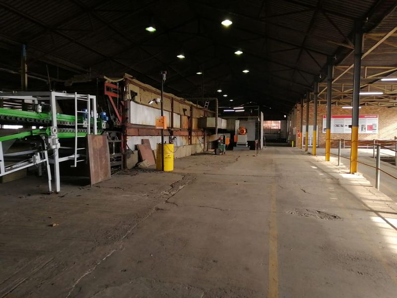 Heavy industrial facility to let / for sale, Vulcania