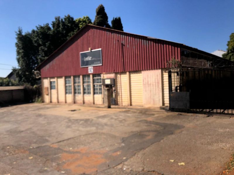 Industrial property to let / for sale, Kew