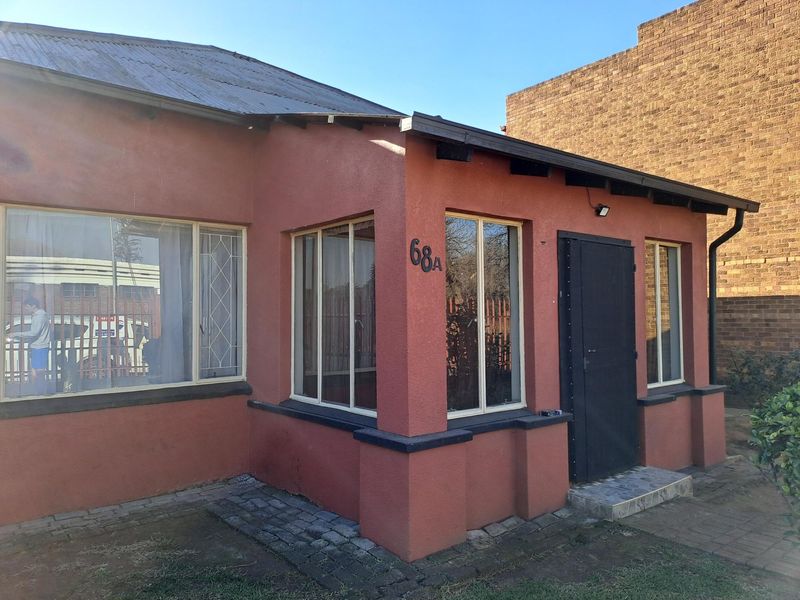 Neat three bedroom house in Brakpan Central for sale!