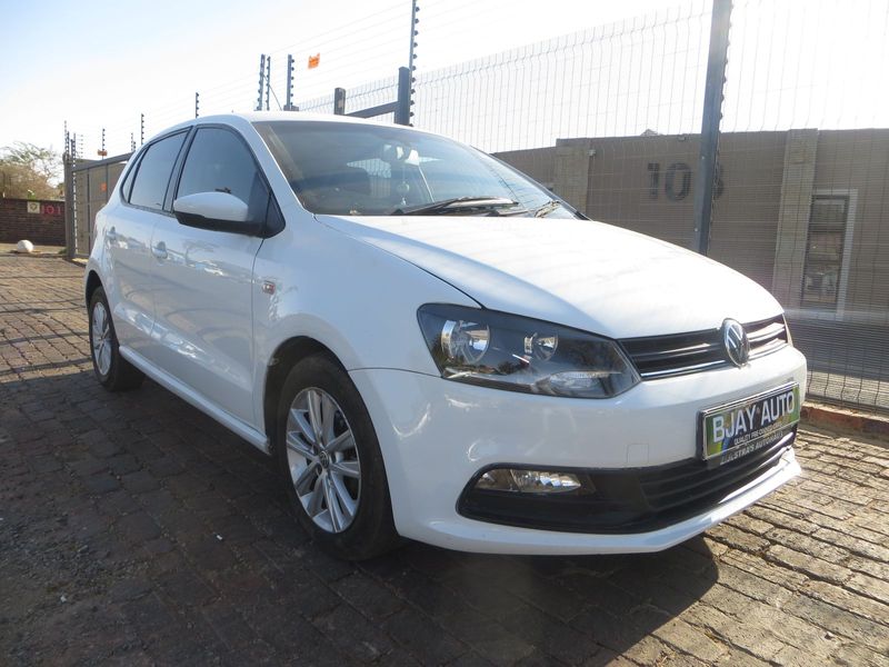 2021 Volkswagen Polo Vivo Hatch 1.4 Comfortline, White with 82000km available now!