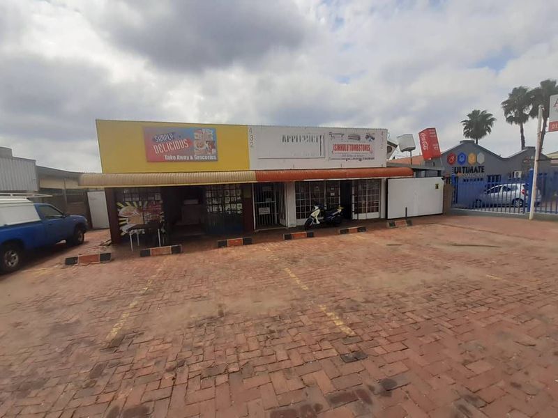 THREE BUSINESSES ON ONE PREMISES WITH FLATLET IN HERMANSTAD FOR SALE