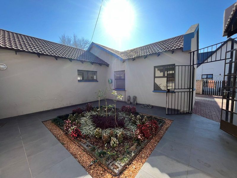 100 Nelson Mandela Avenue | Office space to Let  in Meyersdal