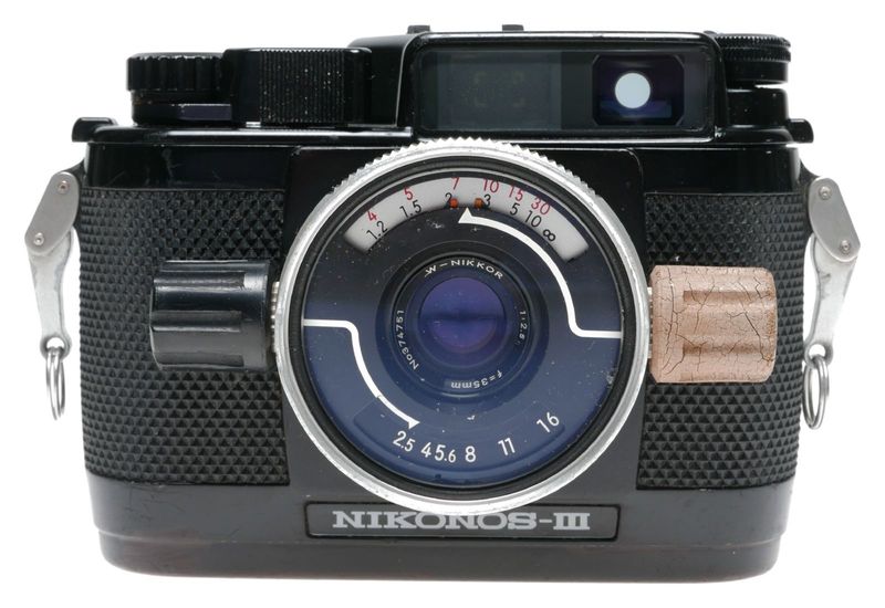 Nikonos III Underwater Film Camera W-Nikkor 1:2.5 f&#61;35mm Lens